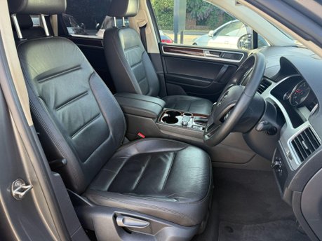 Volkswagen Touareg 3.0 TDI V6 BlueMotion Tech SE Tiptronic 4WD Euro 6 (s/s) 5dr 21