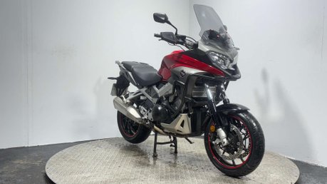 Honda VFR 2016 27K NEW MOT VERY CLEAN ADVENTURE ROAD BIKE 800CC V4 2