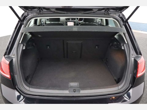 Volkswagen Golf 2.0 Golf SE Nav TDI BlueMotion Technology Semi-Auto 5dr 37