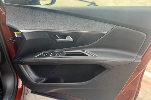 Peugeot 3008 1.6 PURETECH S/S GT LINE AUTO 18