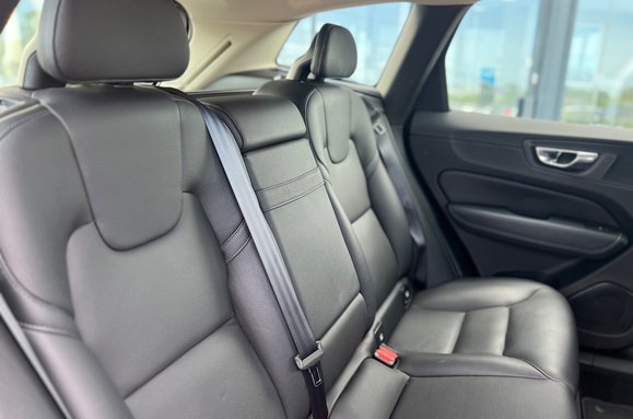 Volvo XC60 D4 MOMENTUM AWD AUTO 23