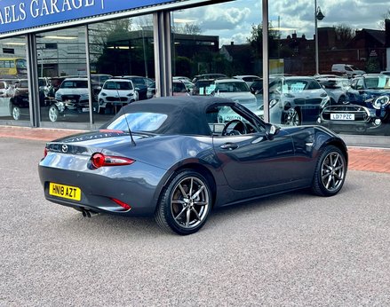 Mazda MX-5 SPORT NAV 9
