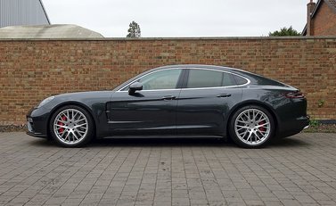 Porsche Panamera Turbo 24