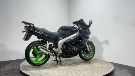 Triumph Sprint 2004 ONLY 13K EYE CATCHING SPORTS TOURING 955CC 2