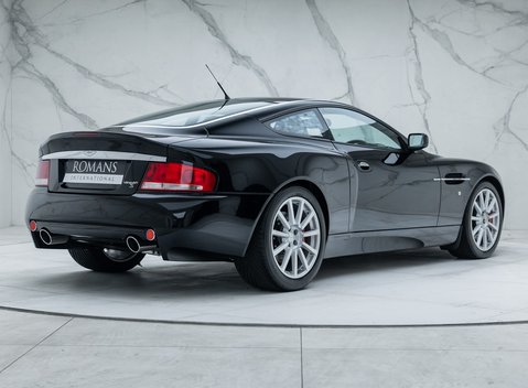 Aston Martin Vanquish S Ultimate 6