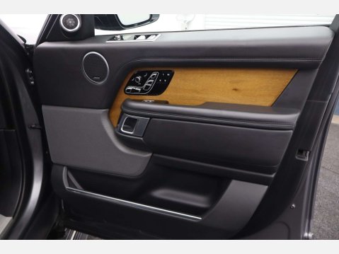 Land Rover Range Rover 2.0 Range Rover Autobiography P400e Auto 4WD 5dr 44