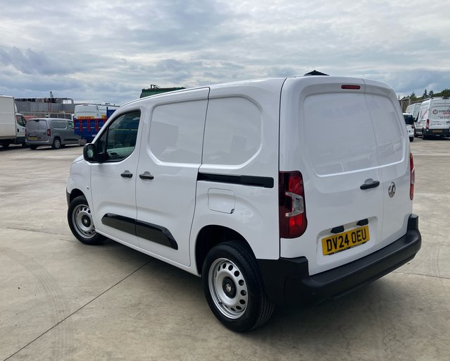 Vauxhall Combo Combo Cargo Diesel 1.5 Turbo D 100ps Prime H1 Van
