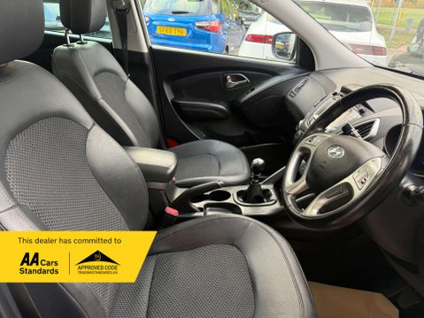 Hyundai ix35 2.0 ix35 Premium 4WD CRDi 134 4WD 5dr 41
