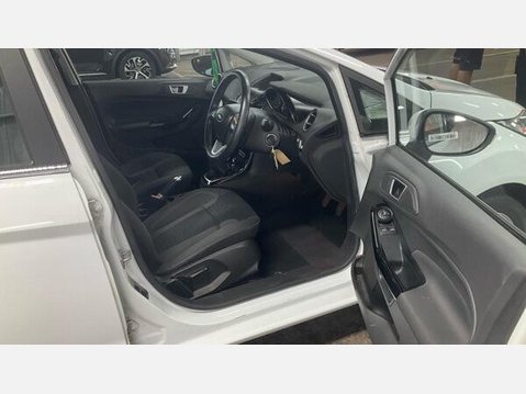 Ford Fiesta 1.0T EcoBoost Zetec Euro 5 (s/s) 5dr 5