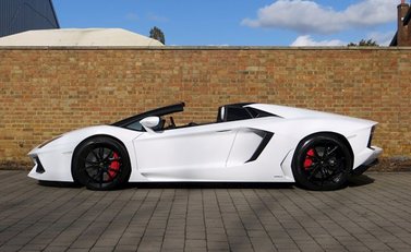 Lamborghini Aventador LP 700-4 Roadster 11