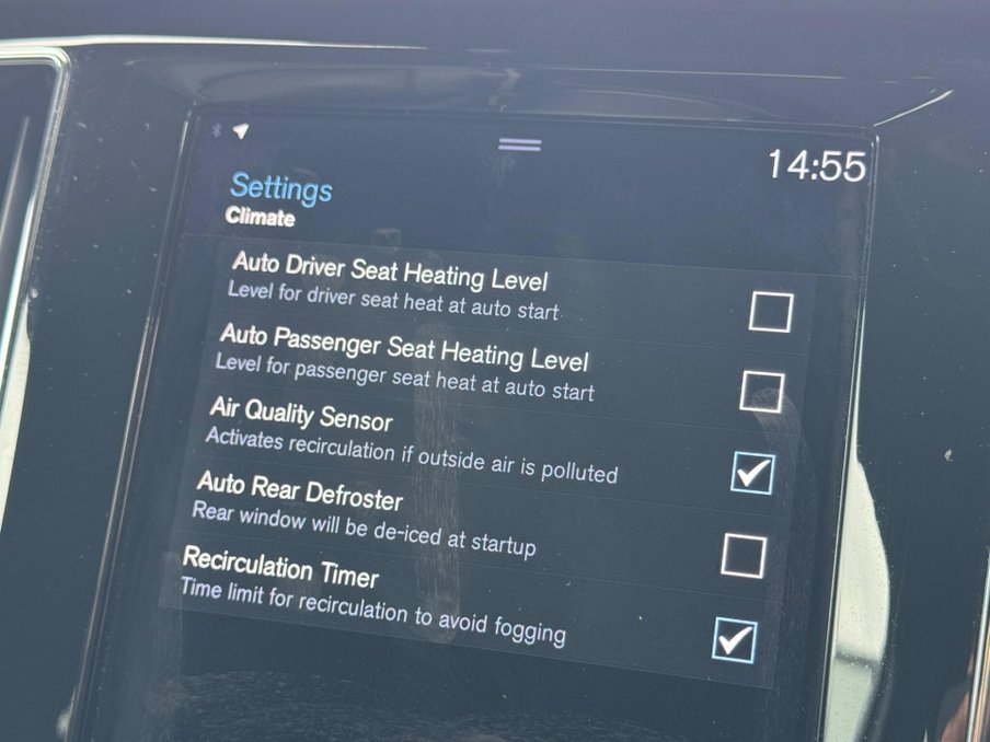 2021 Volvo V60 — image 26