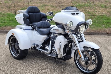 Harley-Davidson Road Glide CVO TRI GLIDE