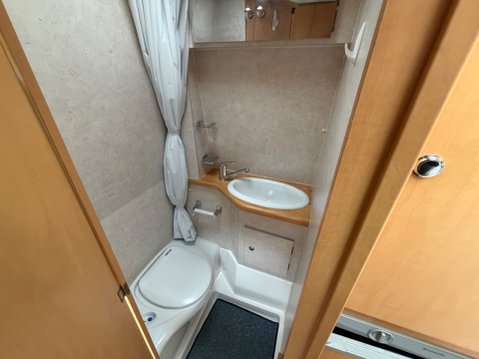 Devon Tempest 1 OWNER 2 BERTH HIGH TOP WITH ONLY 20,000 MILES 22
