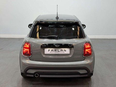 Mini Hatch 1.5 Cooper Classic Hatchback 5dr Petrol Steptronic Euro 6 (s/s) (136 ps) 21
