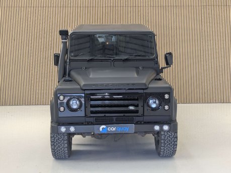 Land Rover Defender 2.2 Defender 90 Hard Top TD 4WD 5dr 3