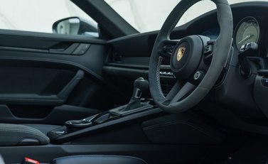 Porsche 911 GT3 (992) 13