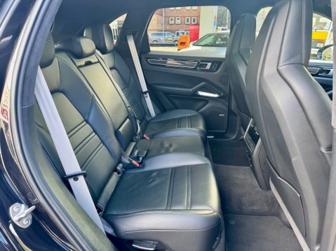 Porsche Cayenne TURBO S 13