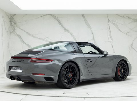 Porsche 911 Targa 4 GTS (991.2) Targa 10