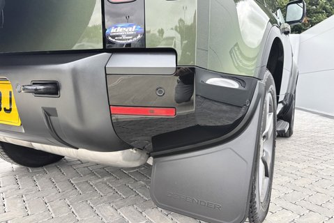 Land Rover Defender 90 D250 Hard Top X-Dynamic HSE 3 Seat 21