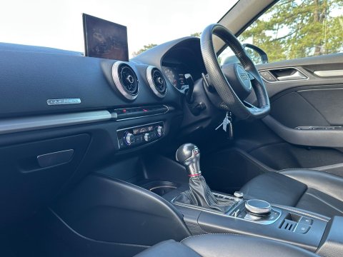 Audi S3 2.0 TFSI Sportback S Tronic quattro Euro 6 (s/s) 5dr 27