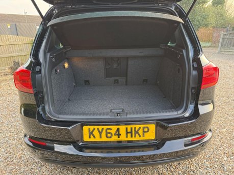 Volkswagen Tiguan 2.0 TDI BlueMotion Tech R-Line SUV 5dr Diesel DSG 4WD Euro 5 (s/s) (177 ps) 22