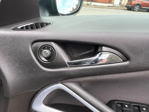 Vauxhall Zafira 1.4i Turbo Design Euro 6 5dr 32