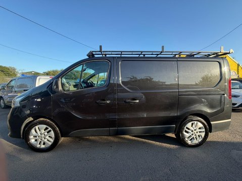 Renault Trafic 1.6 dCi 27 Sport Nav SWB Standard Roof Euro 6 5dr 9