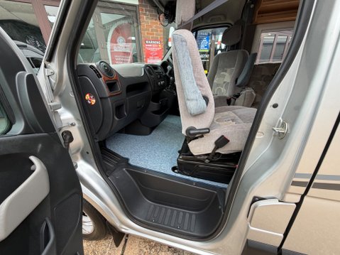 Devon Tempest 1 OWNER 2 BERTH HIGH TOP WITH ONLY 20,000 MILES 5
