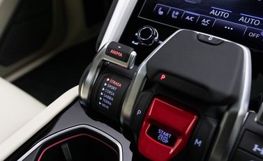 Lamborghini Urus V8 18