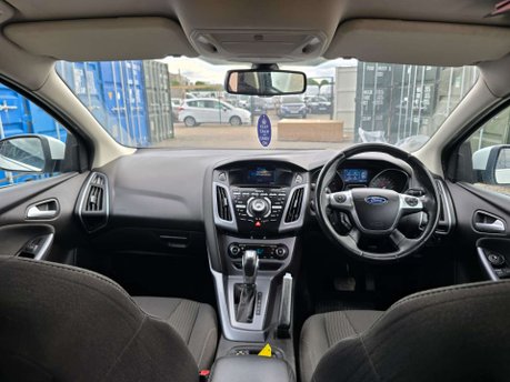 Ford Focus 1.6 Titanium Navigator Hatchback 5dr Petrol Powershift Euro 5 (125 ps) 6