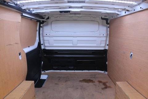 Nissan Primastar 2.0 dCi 30 Tekna L1 H1 130 ps 5