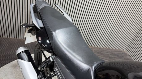 Yamaha YS125 2018 68 PLATE LONG MOT SERVICED ONLY 8K IDEAL LEARNER BIKE 125CC 11
