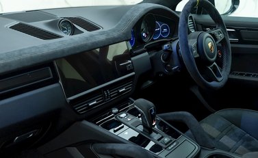 Porsche Cayenne Turbo GT 15