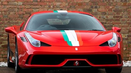 Ferrari introduces the 458 Speciale