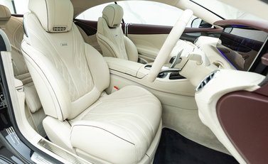 Mercedes-Benz S Class S63 Coupe 10