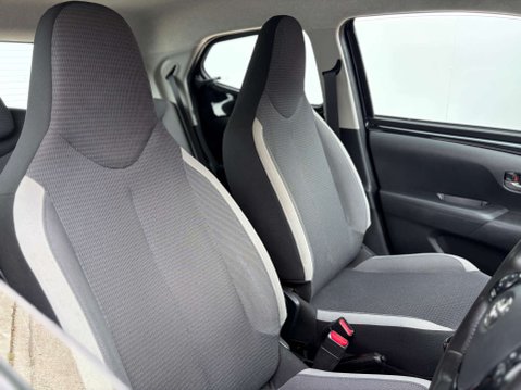 Toyota Aygo 1.0 Aygo X-Play TSS VVT-i CVT 5dr 9