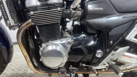Suzuki GSX1400 2003 30K VERY CLEAN MUSCLE BIKE NEW MOT 1400CC NAKED 8