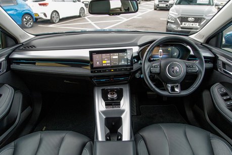 MG MG5 TROPHY