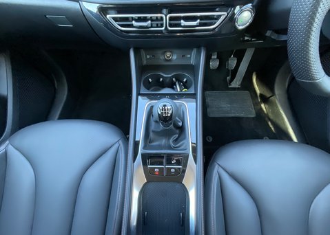 MG HS 1.5 T-GDI TROPHY 19