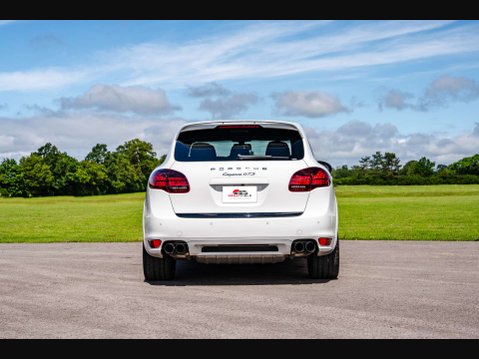 Porsche Cayenne GTS 7