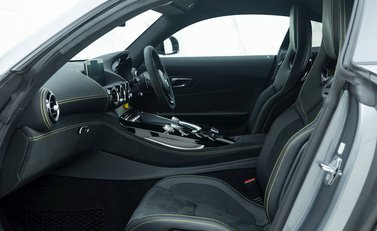 Mercedes-Benz AMG GT R GT R Premium 12