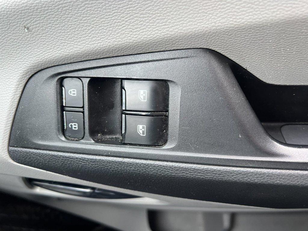 2022 Maxus Deliver 9LWB L3H2 Medium Roof Alloys Camera Sensors EURO 6 — thumbnail 30 of 51