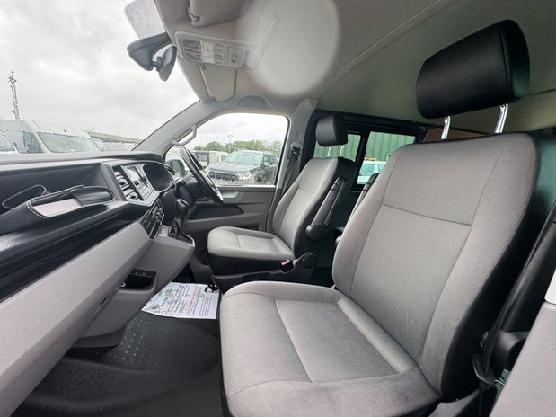 Volkswagen Transporter Crew Cab AUTO SWB L1H1 T32 Tdi Kombi Highline Air Con Sensors SELECT 15