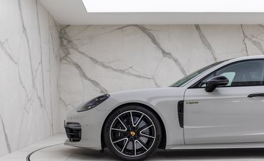 Porsche Panamera Turbo S E-Hybrid Sport Turismo 26