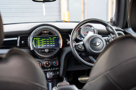Mini Hatch 2.0 John Cooper Works Auto 3dr 23