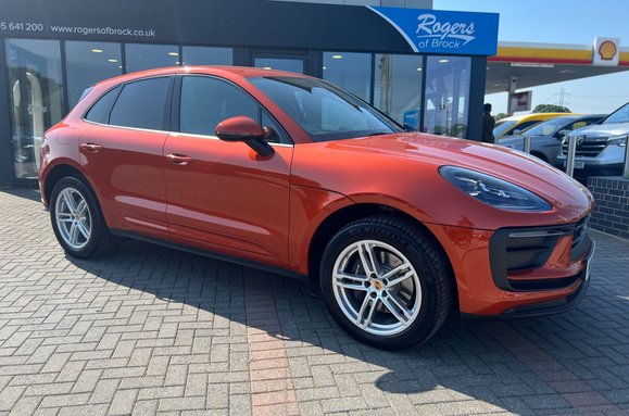 Porsche Macan PDK 9