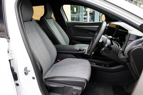 Renault Megane ICONIC 32