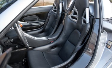 Porsche Carrera GT 14