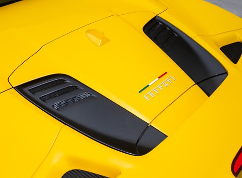 Ferrari F8 SPIDER 49