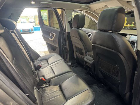 Land Rover Discovery Sport 2.0 Discovery Sport Black HSE TD4 Auto 4WD 5dr 6